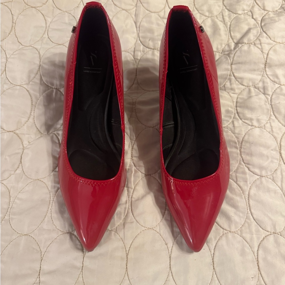 Simply Vera Vera Wang Glossy Red Heels